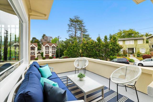 5555 Carlton Street, Oakland CA: https://media.crmls.org/mediaz/e24d4c1a-1425-4d36-9735-72817312a80e.jpg
