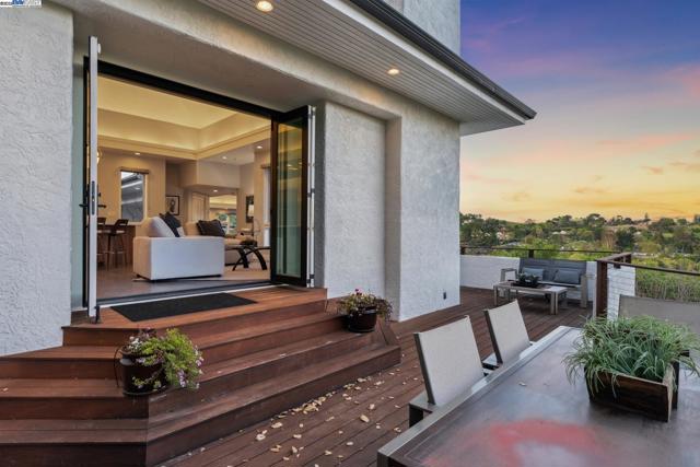 11 Leslyn Lane, Lafayette CA: https://media.crmls.org/mediaz/e24d87a1-db71-4fe9-9474-1bb4a344884d.jpg