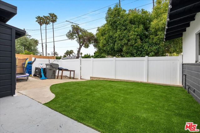 2026 S Freeman Street, Oceanside CA: https://media.crmls.org/mediaz/e24dd913-bec0-43cb-be9b-22f03af4fad9.jpg