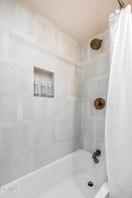 238 W Center Street, Ventura CA: https://media.crmls.org/mediaz/e24e2ccc-ca99-4d44-bc13-07bbbaa9dc05.jpg
