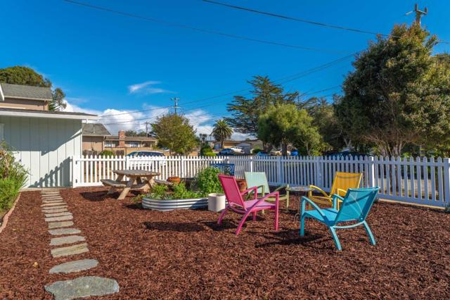 3049 Sunrise Circle, Marina CA: https://media.crmls.org/mediaz/e24e67ee-6827-45f4-9a93-7084241b2a7f.jpg