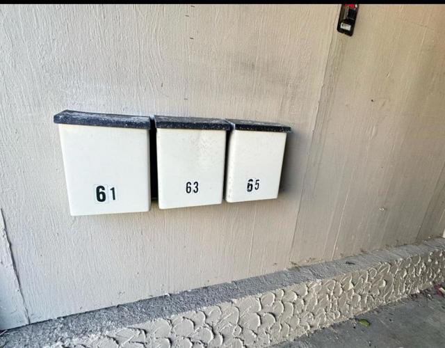 65 Lausanne Avenue, Daly City CA: https://media.crmls.org/mediaz/e24e9cbe-1a4c-4cb8-a2f2-6bdea0122433.jpg