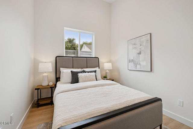 2711 2715 Dawson Avenue, Ventura CA: https://media.crmls.org/mediaz/e24eb48b-e7fd-4cf6-b5f7-f79d69a5f2a7.jpg