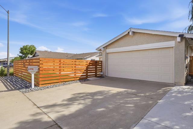 Detail Gallery Image 3 of 43 For 11397 Polaris Dr, San Diego,  CA 92126 - 2 Beds | 2 Baths