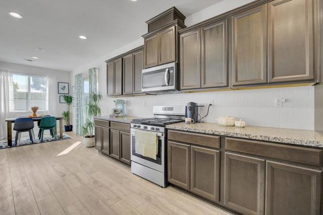 871 Cordoba Way, Hollister CA: https://media.crmls.org/mediaz/e24ee11c-6119-48c2-80c9-15162f1a4b00.jpg