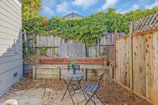 2565 Portola Drive, Santa Cruz CA: https://media.crmls.org/mediaz/e24f52f8-0492-4512-a691-d6536c8ff256.jpg