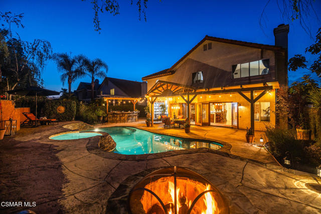 12208 Cherry Grove Street, Moorpark CA: https://media.crmls.org/mediaz/e24f830b-11d1-42ae-afe7-8b47805b4c7d.jpg