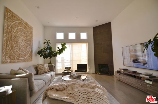 5703 Laurel Canyon Boulevard, Valley Village CA: https://media.crmls.org/mediaz/e24fc4ab-308e-4bd6-bafd-a4b9a868af27.jpg