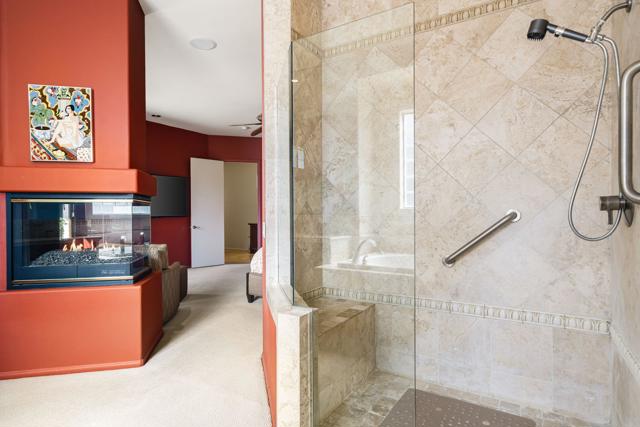 1 Birkdale Circle, Rancho Mirage CA: https://media.crmls.org/mediaz/e24fe24b-06e4-46c3-a4e1-f4611134859b.jpg