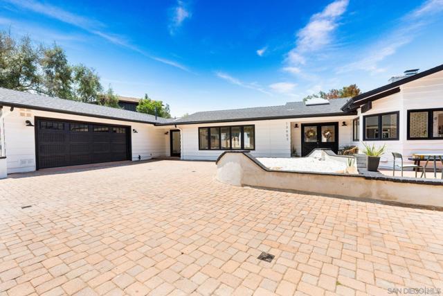 13953 Sagewood Dr, Poway CA: https://media.crmls.org/mediaz/e250317a-7539-46a8-abd5-3baff0e738db.jpg
