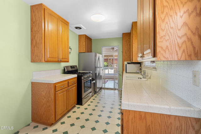 431 Eva Street, Ventura CA: https://media.crmls.org/mediaz/e2504531-9a5c-47c7-a720-2c065c92bcd3.jpg