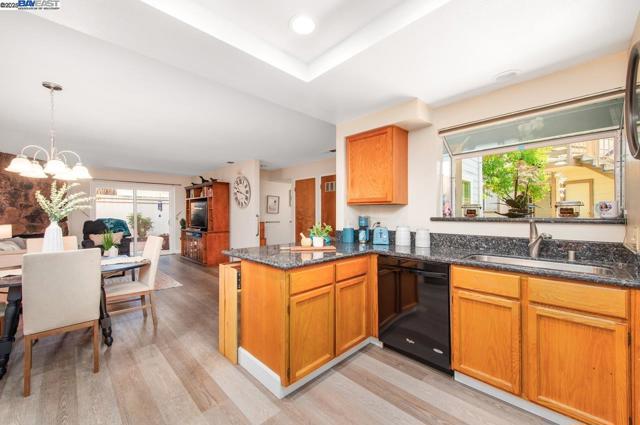 243 Rachael Pl, Pleasanton CA: https://media.crmls.org/mediaz/e2514888-6f0f-4aac-b9fd-4acf4e55647c.jpg