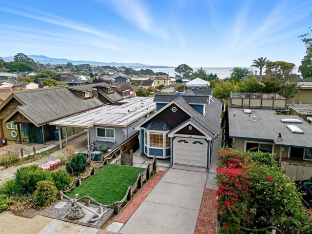 330 Avenue Cabrillo, El Granada CA: https://media.crmls.org/mediaz/e252aebd-8776-4a8a-87ee-09e71f9915a0.jpg