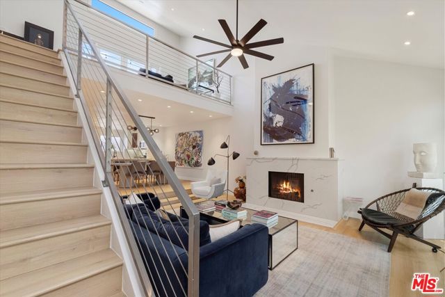 2108 Neilson Way, Santa Monica CA: https://media.crmls.org/mediaz/e252b714-442e-4aca-82ed-d98ccb5a008f.jpg