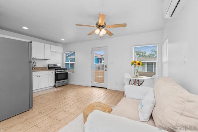 814 16 Pismo Ct., San Diego CA: https://media.crmls.org/mediaz/e252c00f-9c29-4d0d-acbf-6b0187c6fc0f.jpg