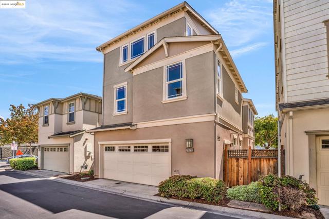 1623 Fortmann Way, Alameda CA: https://media.crmls.org/mediaz/e252c817-4c86-4748-9d68-54bc6de73644.jpg