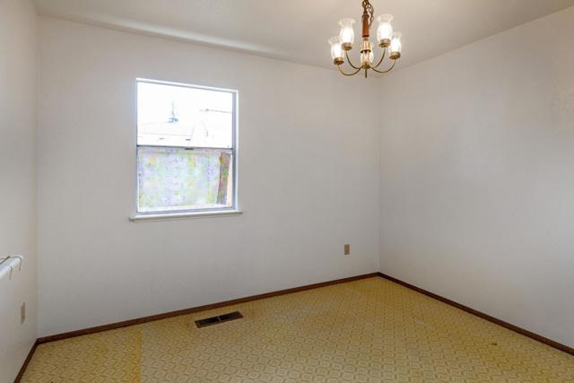 554 N 21st Street, San Jose CA: https://media.crmls.org/mediaz/e253588e-550d-4918-9b68-6b81c4f90cf9.jpg