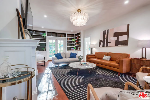 1607 N Vista Street, Los Angeles CA: https://media.crmls.org/mediaz/e2535e40-5574-43d0-b119-716bb023378c.jpg