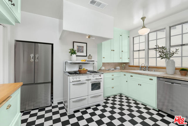 2004 Vine Street, Los Angeles CA: https://media.crmls.org/mediaz/e253da7c-8be8-486a-8705-403f9e6cb974.jpg