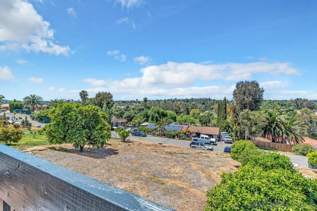 1817 Sunny Slope Terrace, Escondido CA: https://media.crmls.org/mediaz/e253dd27-8a73-4892-8801-b7f41d5c6a39.jpg