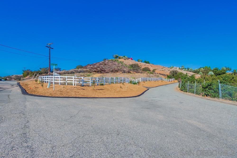 MLS #250032615SD img 5