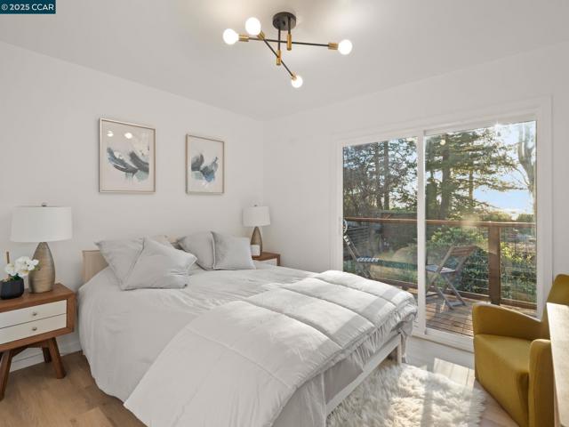 230 Fairlawn Dr, Berkeley CA: https://media.crmls.org/mediaz/e254359a-f2db-4215-aac1-9a01cd99ff51.jpg
