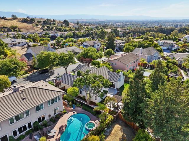 2681 Sycamore Grove Place, San Jose CA: https://media.crmls.org/mediaz/e2547154-efaf-4f70-947e-27ffb01ebeef.jpg