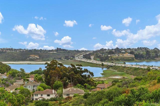 7414 Lantana, Carlsbad CA: https://media.crmls.org/mediaz/e254b1e3-81f6-4d79-a156-3c30a6eb64ca.jpg