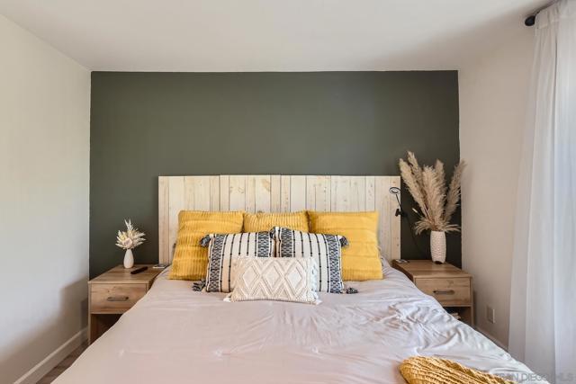8039 Calle Fanita, Santee CA: https://media.crmls.org/mediaz/e25606e8-3856-4d5f-a610-cc1b4be10f1b.jpg