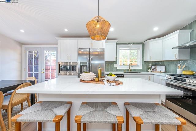 697 Lakewood Dr, Sunnyvale CA: https://media.crmls.org/mediaz/e256d76c-c4b4-4d18-bb19-41e0c33a1afe.jpg