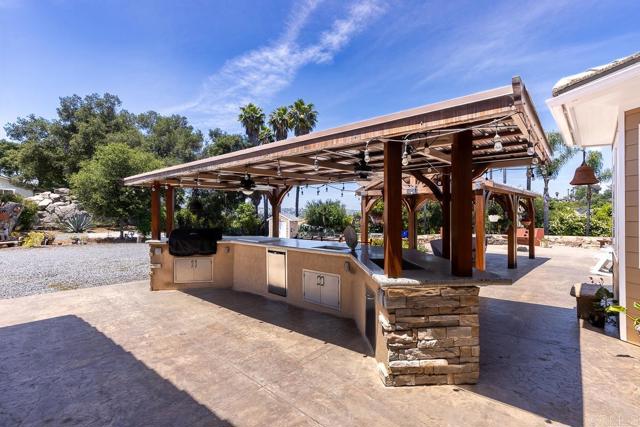 10166 Rancho Roble Rd., Escondido CA: https://media.crmls.org/mediaz/e25765a0-d644-4390-988c-af7cc5045f6f.jpg