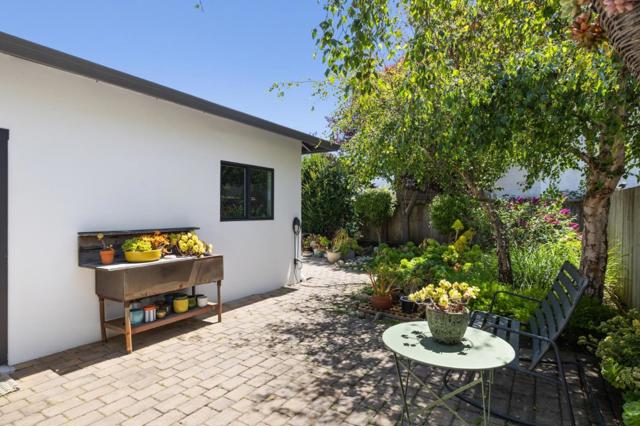 300 4th Street, Montara CA: https://media.crmls.org/mediaz/e257d998-f957-4908-86a3-9b00df50bfe0.jpg