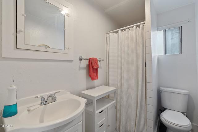 210 N Encinitas Avenue, Monrovia CA: https://media.crmls.org/mediaz/e2581496-c305-425a-90c5-b168888ac8f1.jpg