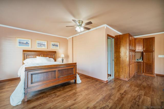 6433 La Paloma Street, Carlsbad CA: https://media.crmls.org/mediaz/e2582c1c-6d9b-44df-8f37-0f5f16f4aea1.jpg