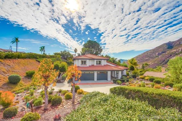 3302 Vista Rocosa, Escondido CA: https://media.crmls.org/mediaz/e2583e36-ba04-46a6-a152-a616aebdbac7.jpg