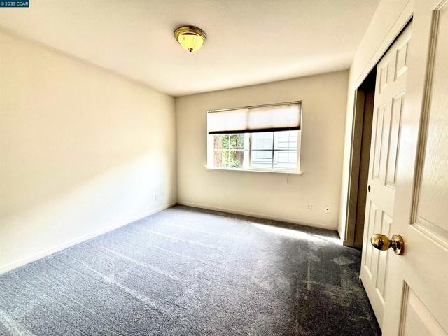 54 Village Square Pl, Pleasant Hill CA: https://media.crmls.org/mediaz/e2587a29-226d-4df5-94f4-f91f4647bd7e.jpg