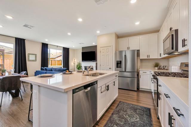 414 Ledro Way, Oakley CA: https://media.crmls.org/mediaz/e2589197-8639-4f41-b567-1a6abf9e63ce.jpg