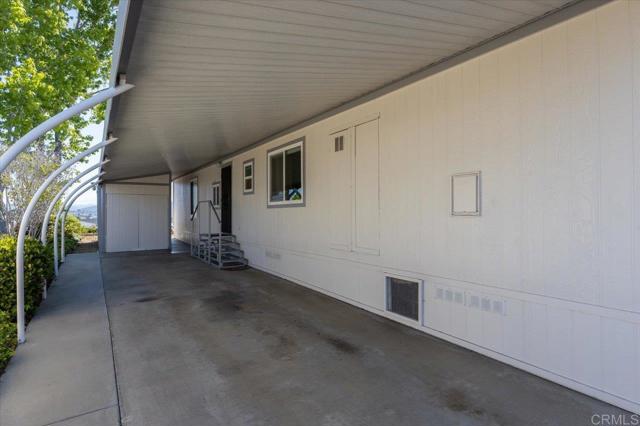 3535 Linda Vista Drive, San Marcos CA: https://media.crmls.org/mediaz/e258ddcb-a13b-49e3-8a10-3b8c84e7b005.jpg
