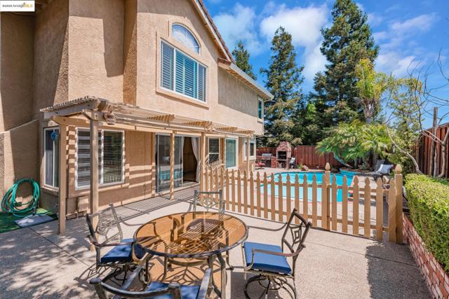 4452 Pronghorn Ct, Antioch CA: https://media.crmls.org/mediaz/e259a0fd-9fb9-4bd4-909f-1e7c9413d615.jpg