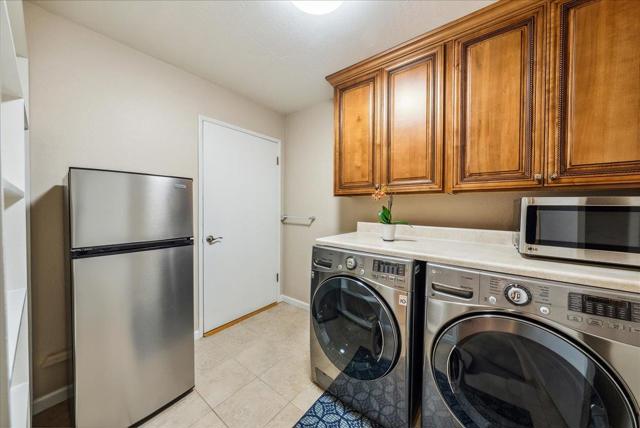 1 Windsor Rise, Monterey CA: https://media.crmls.org/mediaz/e259b10c-534f-4208-a0f6-2a639ce90439.jpg