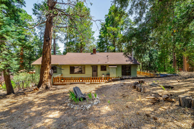 52551 Pine Ridge Road, Idyllwild CA: https://media.crmls.org/mediaz/e25a0518-9ebd-4cc5-9ad2-69a4d86278d9.jpg