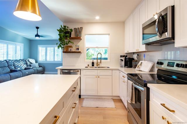 11534 Manzanita Rd, Lakeside CA: https://media.crmls.org/mediaz/e25a6e19-e081-43f7-ac3d-b3174c4adfd9.jpg