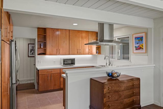 3483 Ocean Avenue, Carmel CA: https://media.crmls.org/mediaz/e25aecf3-2d03-4262-a6b9-18e426a557c8.jpg