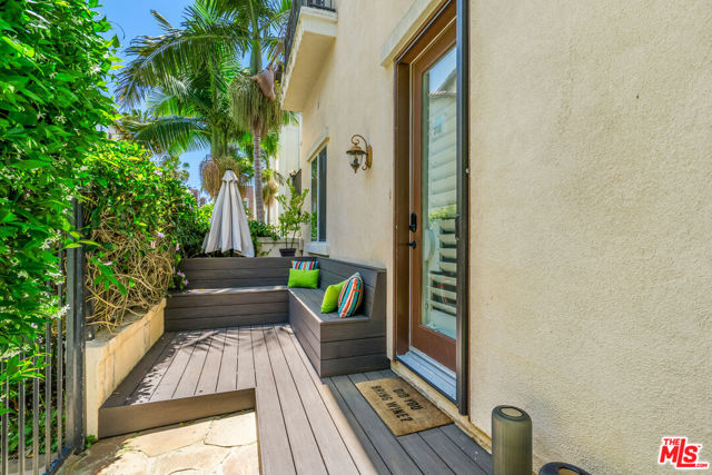 5734 Celedon, Playa Vista CA: https://media.crmls.org/mediaz/e25b15d4-59dc-469a-86be-bc8e350558f1.jpg