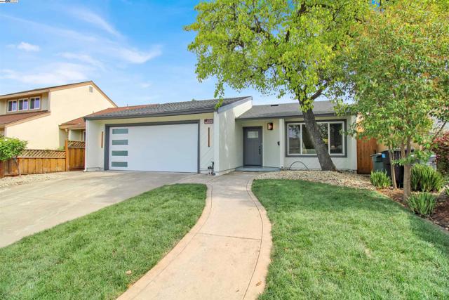 4166 Peregrine Way, Pleasanton CA: https://media.crmls.org/mediaz/e25b3ca9-7707-41dc-b086-726a565ee536.jpg