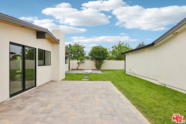 6731 Delco Avenue, Winnetka CA: https://media.crmls.org/mediaz/e25bf334-6796-44e7-80cb-a3fcb9bc2b16.jpg