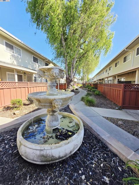 670 Fargo Ave, San Leandro CA: https://media.crmls.org/mediaz/e25c06ee-b347-4f7a-af67-896b96305b97.jpg