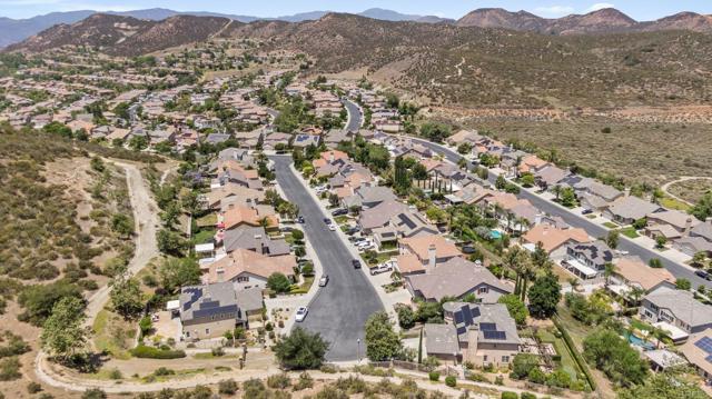 27792 Elderberry Street, Murrieta CA: https://media.crmls.org/mediaz/e25c24f3-1756-468a-a8a1-81fcc0513b04.jpg