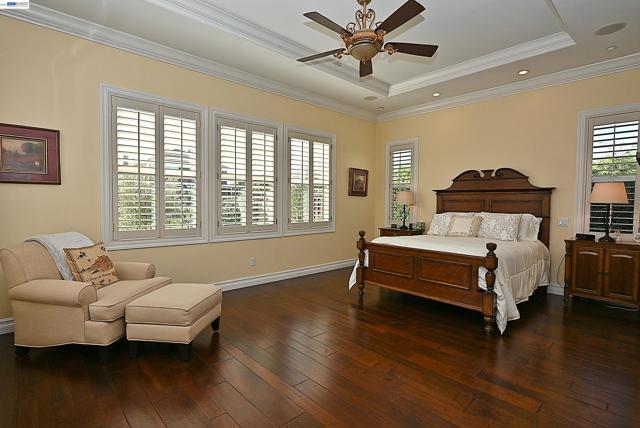 Image 25 of 59 For 2221 Leccino Ct