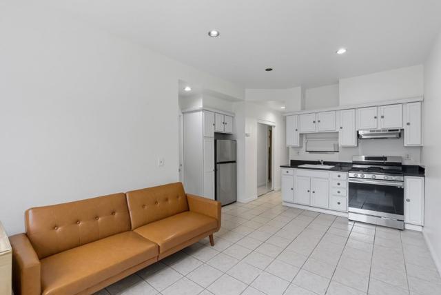 1840 Church Street, San Francisco CA: https://media.crmls.org/mediaz/e25c709a-4335-4e8d-918e-81c6bc103c46.jpg